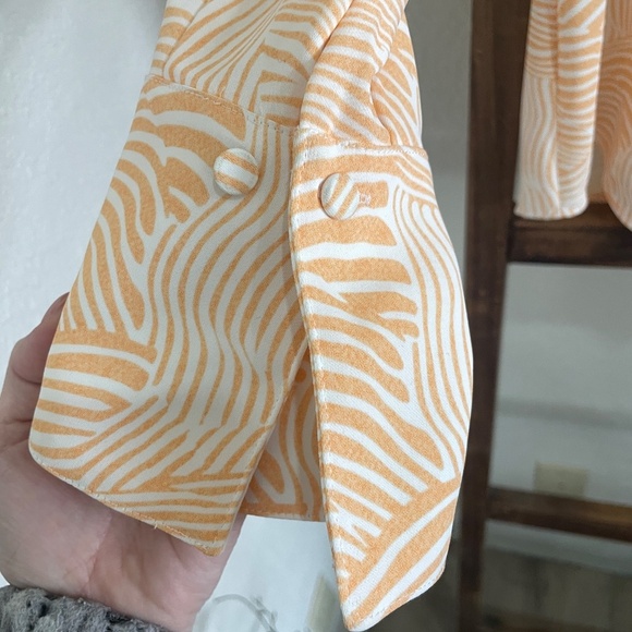 Chico’s Mini Ruffle Desert Zebra Peach Quartz Blouse Chico’s SZ 2 - Picture 4 of 7